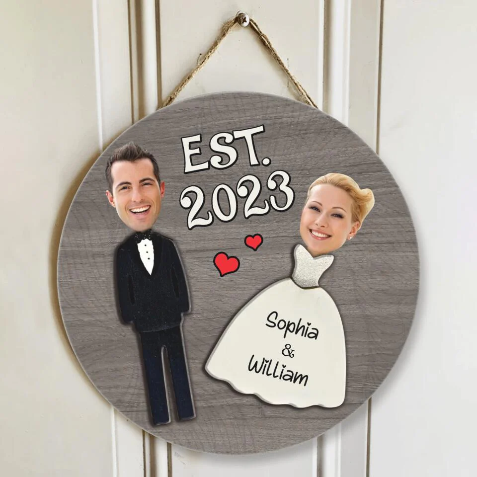Couple Wooden Sign Groom And Bride Costume - Wedding Couple - Custom Face Upload Photo - Round Wooden Sign - Image 4