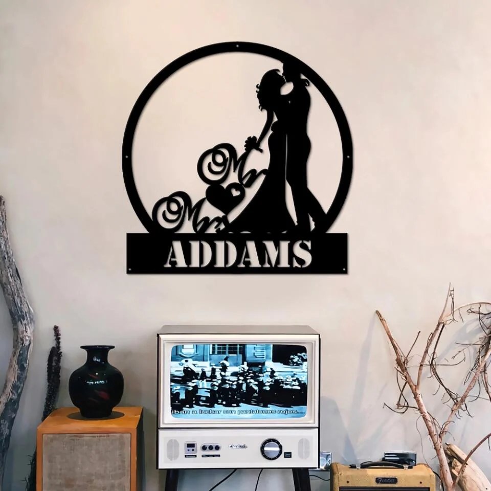 Hand In Hand Couple Cutting Art - Personalized Metal Sign - Image 4