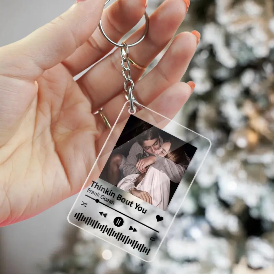 Musical Memories in Hand - Personalized Song & Photo Keychain - Gift for Couples - Image 2