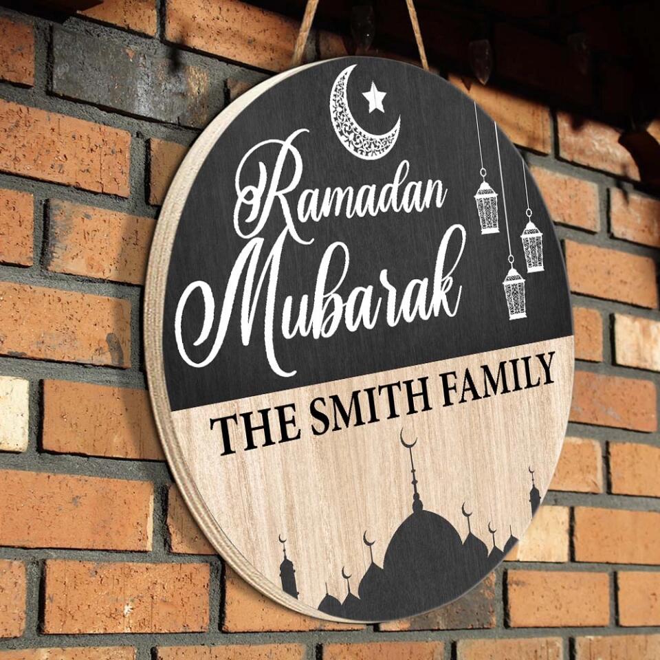 Ramadan Mubarak - Eid Gift for Family - Round Wooden Sign - Image 7